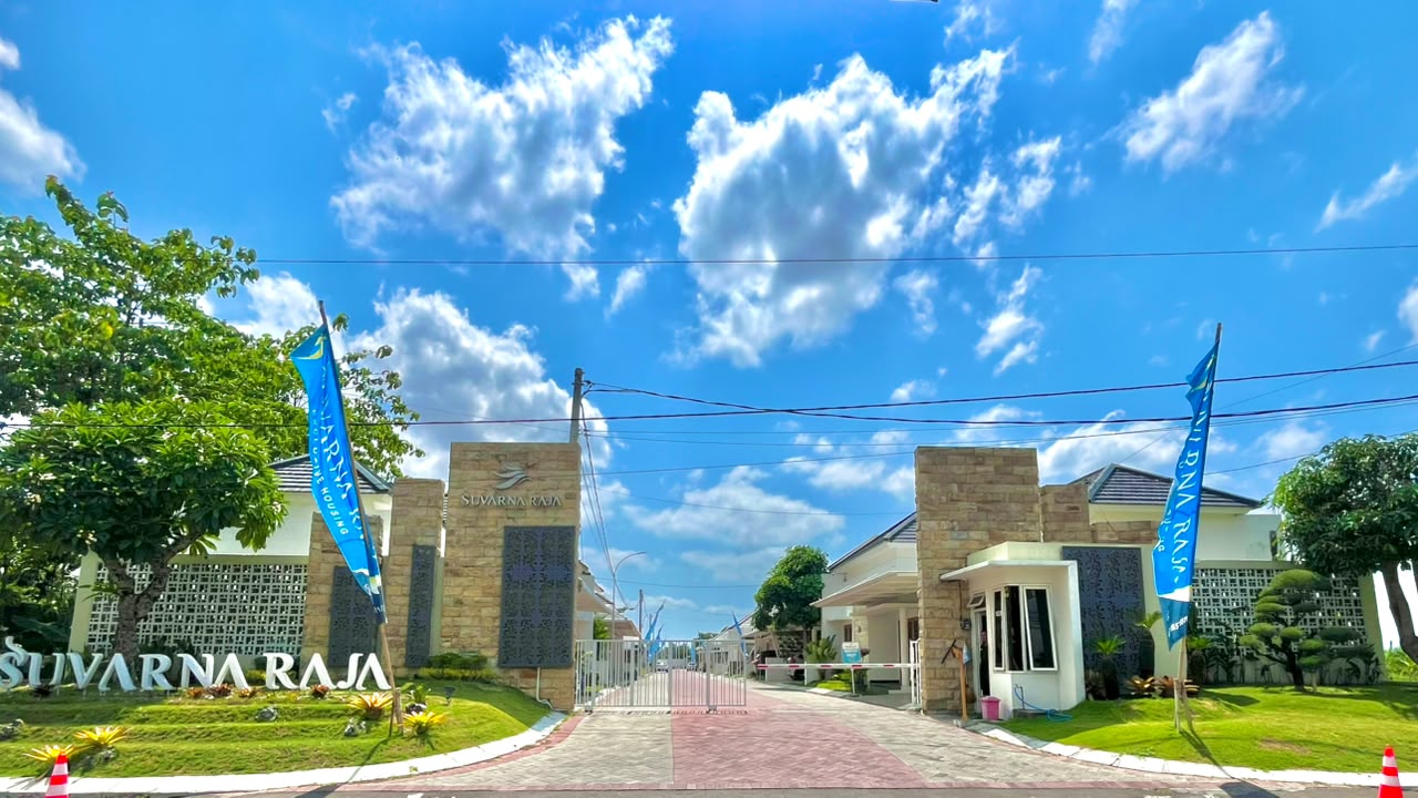 Gerbang one gate system Cluster Suvarna Raja — perumahan dijual di Klaten Selatan dekat Stasiun Klaten